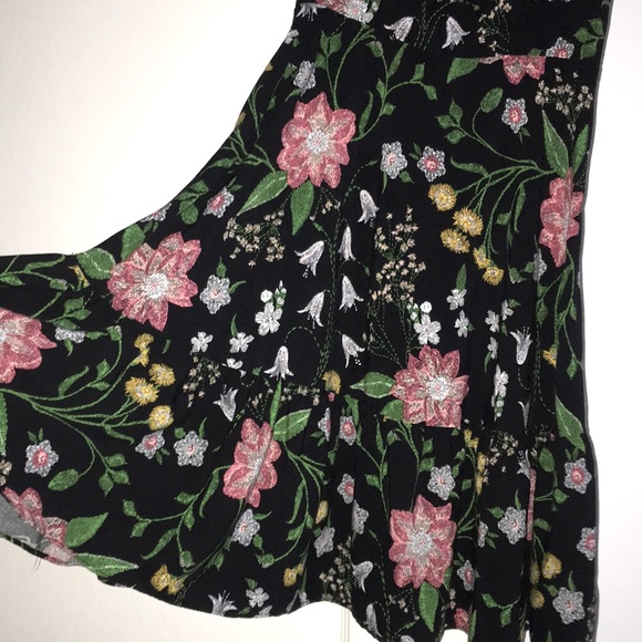 Floral Black Sweetheart Sundress with Straps 🌻 - Picture 2 of 6